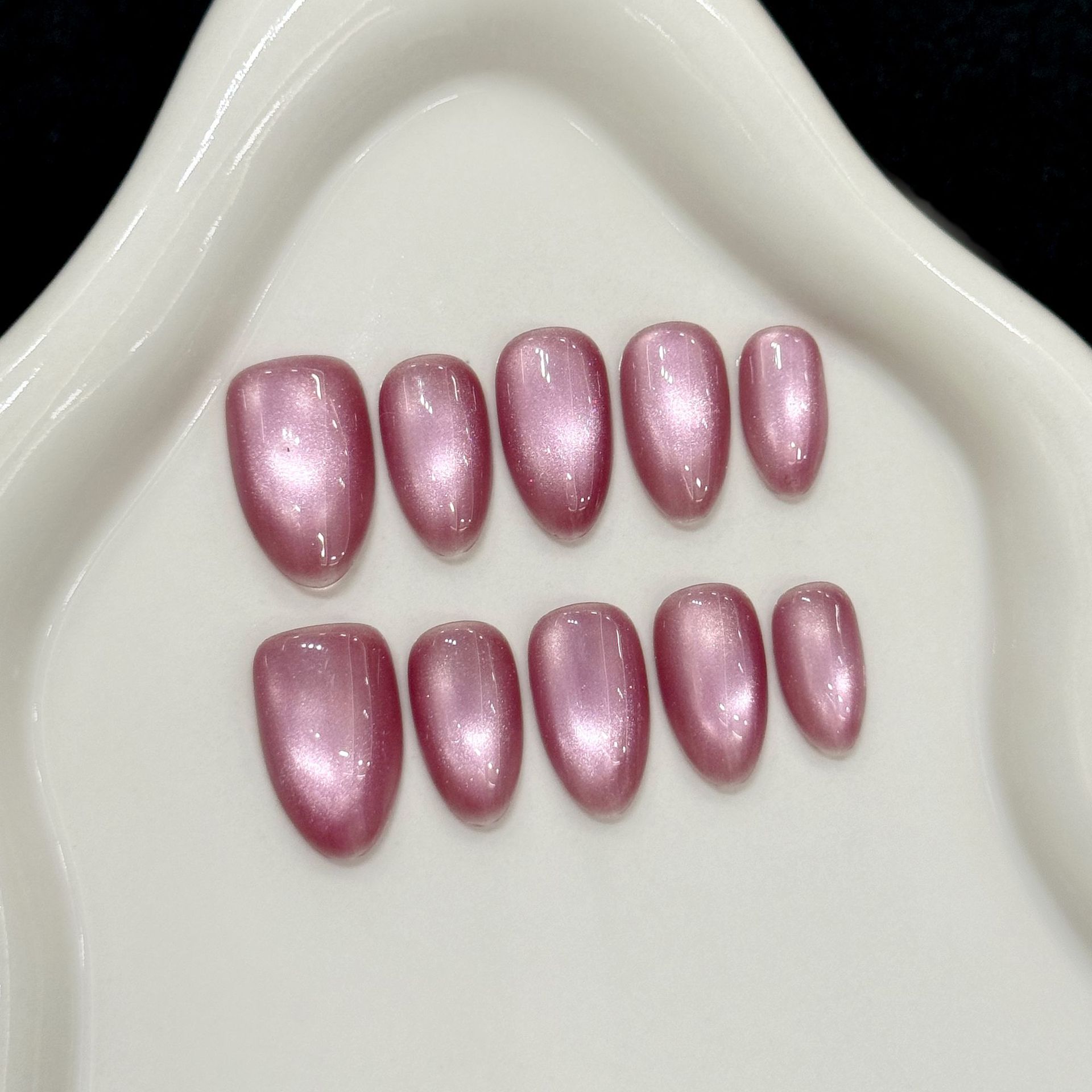 Nail Art Simple Elegant - 10 Stück reine handgepresste kurze Mandel-Nagelkunst,
