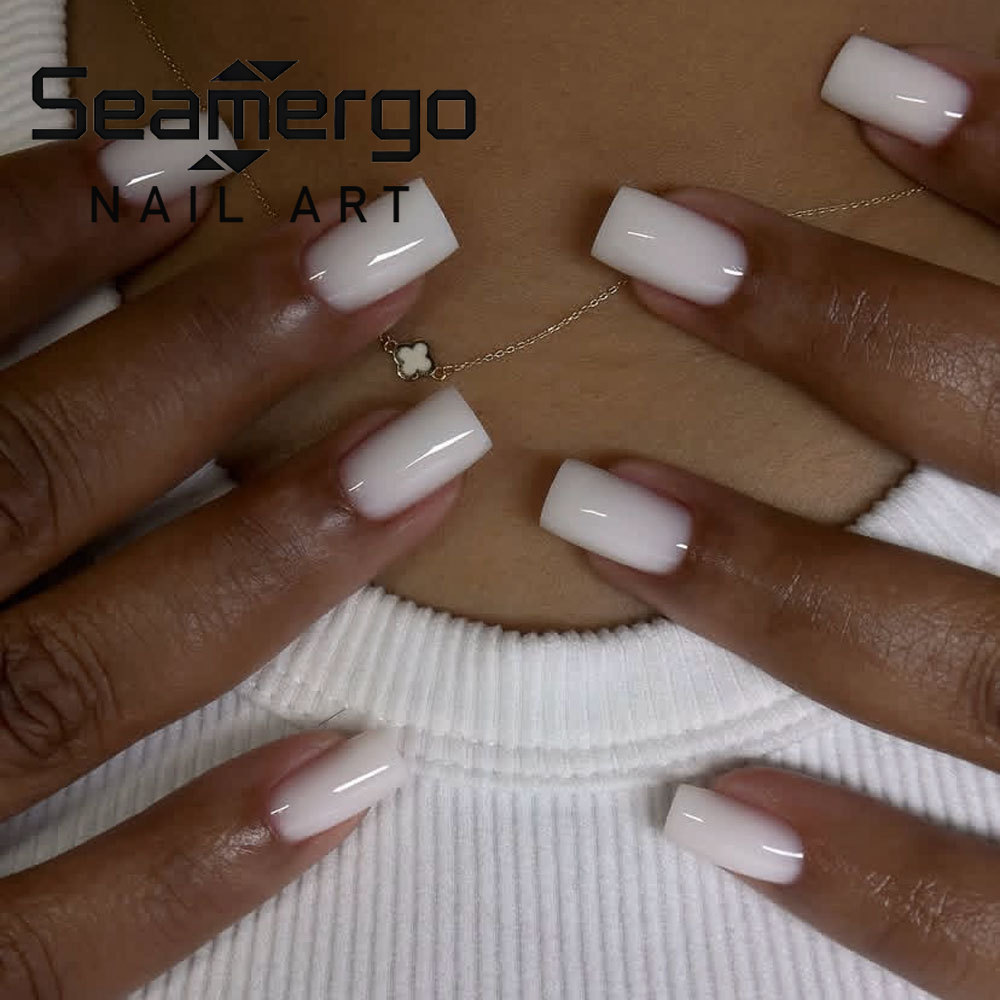 Nail Art Simple Elegant - 24 Stück kurze, quadratische künstliche Nägel