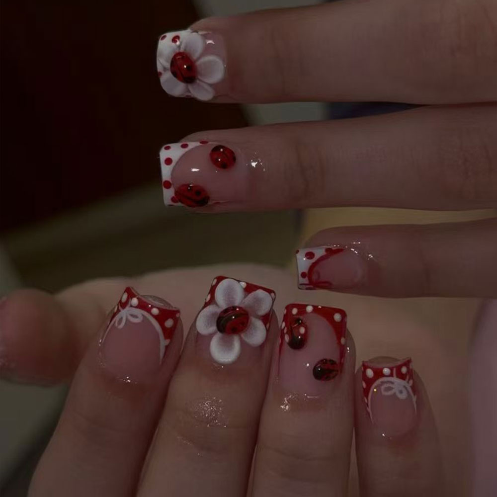 24 Stück pro Set. Rechteckige  – Nail Art Halal Bewertung und Preis